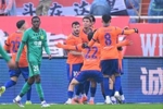 两连胜！泰山2-1国安积分归零 克雷桑传射张玉宁、谢文能破门
