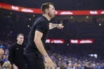 回归主场！湖人G3伤病报告：范德比尔特出战成疑 东契奇继续缺阵