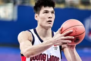 这也太准了！陈国豪本赛季至今三分24中14 命中率高达58.3%！